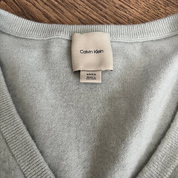 Calvin Klein Women's Classic 100% Cashmere V Neck Sweater Mint Size Small - Picture 3 of 3